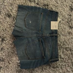 High-rise Shorty shorts did hip length and leg comfort stretch size 2 womens.